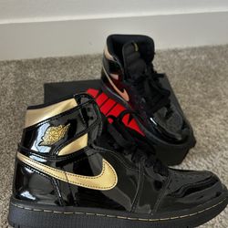 Jordan 1 Metallic Gold Size 6Y