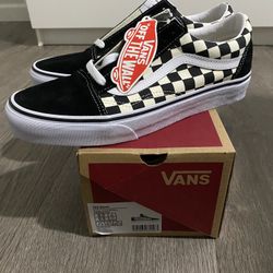 Brand New Old Skool Checkered Vans 