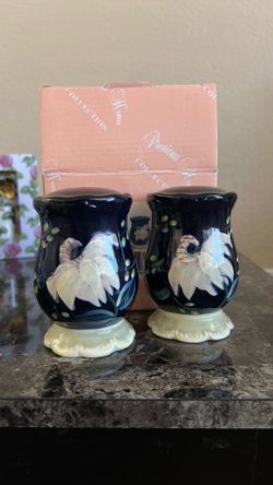 salt and pepper shaker