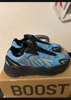 Yeezy’s size 9