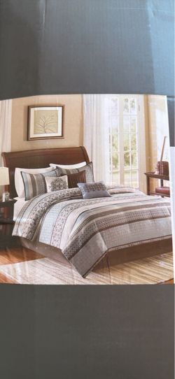 New / Unopened: Queen 7-pc Bed Set