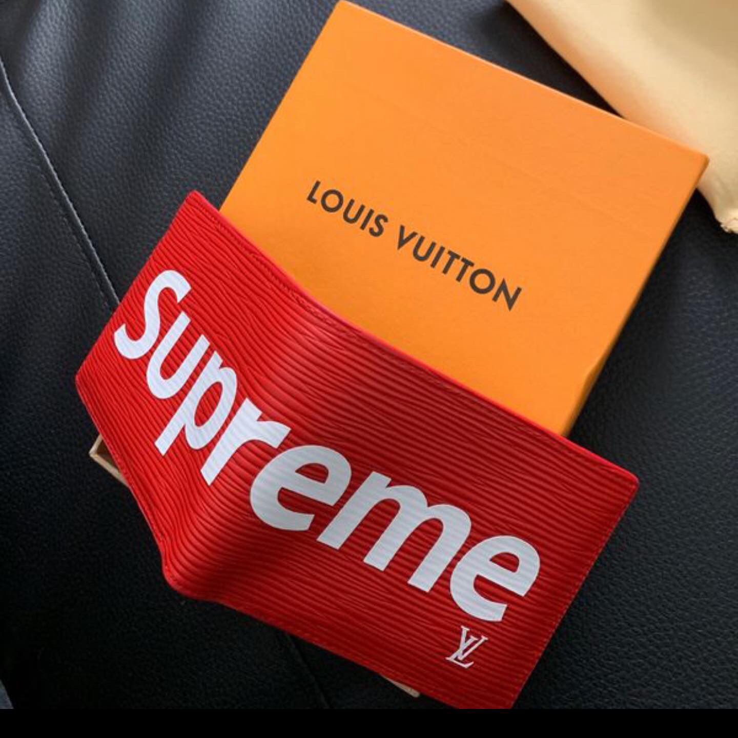 Supreme LV wallet