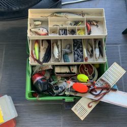 FISHING TACKLE BOX - TOTALLY FULL 