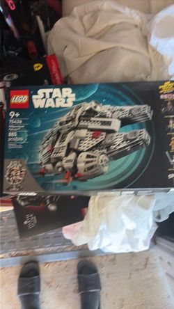 LEGO Star Wars Millennium Falcon Set 75426