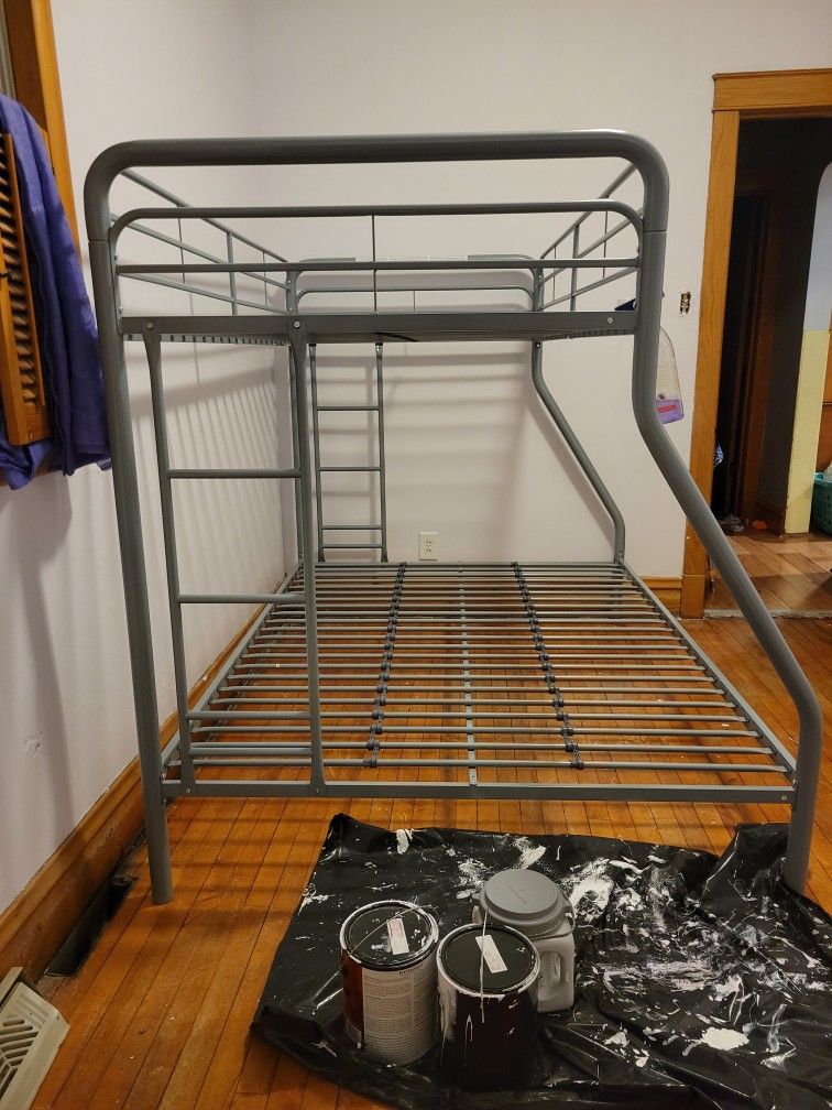 Twin Over Full Bunk Bed w/matresses