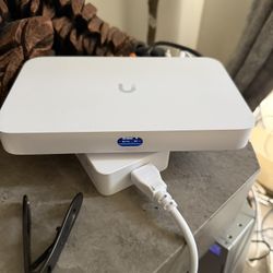 Ubiquiti Cloud Gateway Fiber UCG-Fiber (30W) 