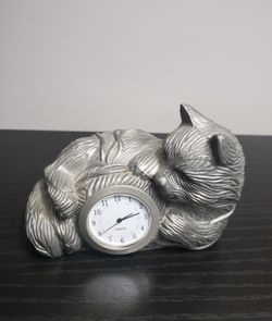 Pewter cat clock