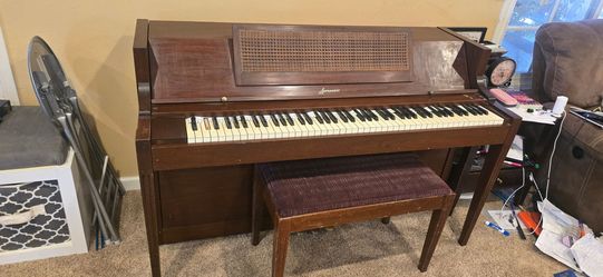 Free piano Acrosonic by Baldwin