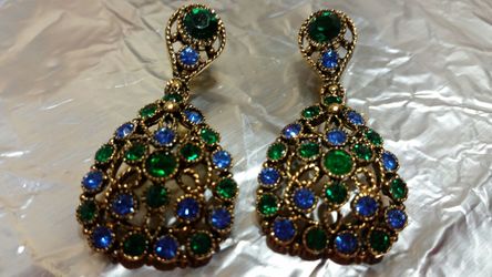 Earings