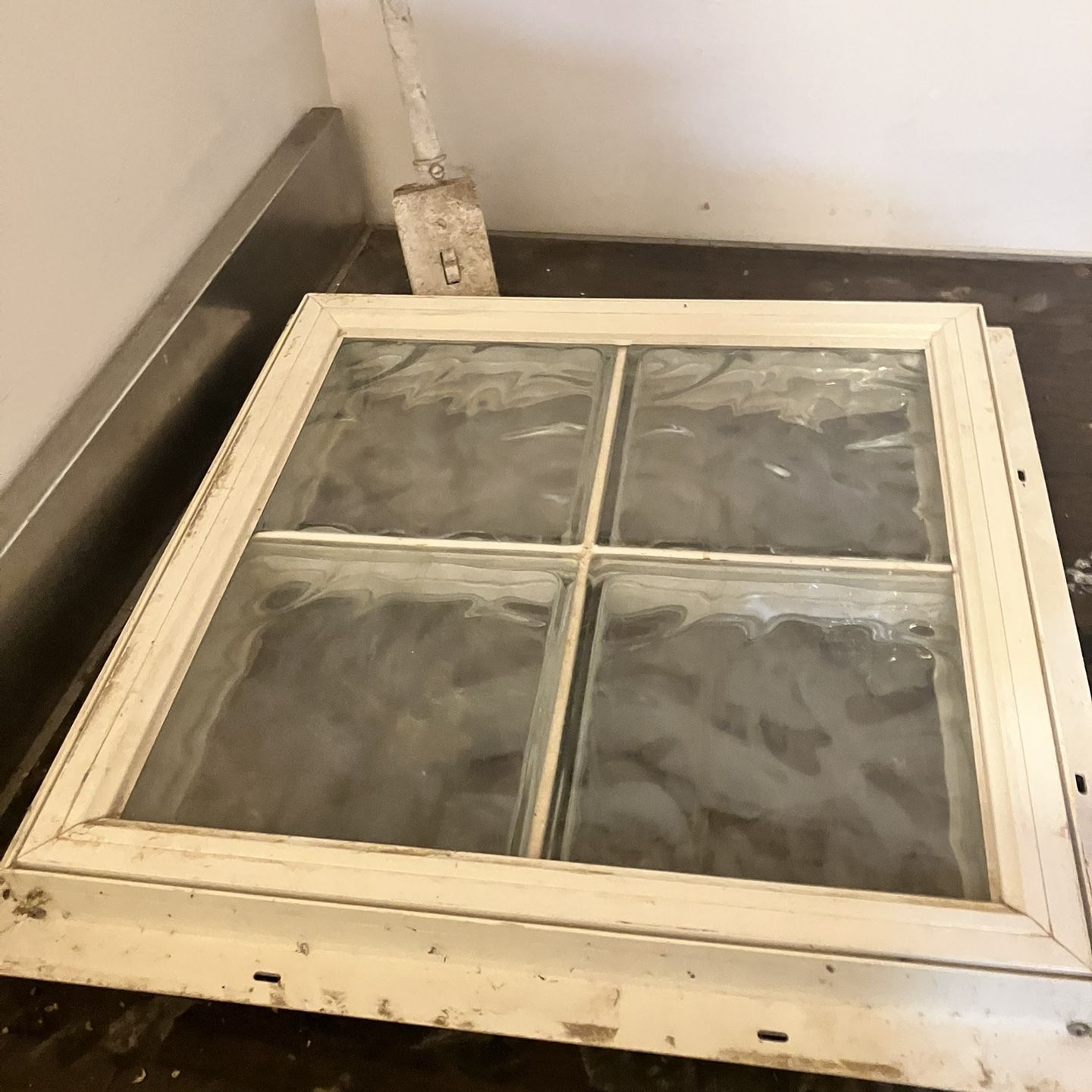Window for Sale in Madera, CA - OfferUp
