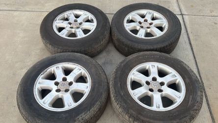 Toyota Highlander 16 Inch aluminum wheels and old tires 5x114.3mm Fits Rav4 Or Toyota And Lexus Cars