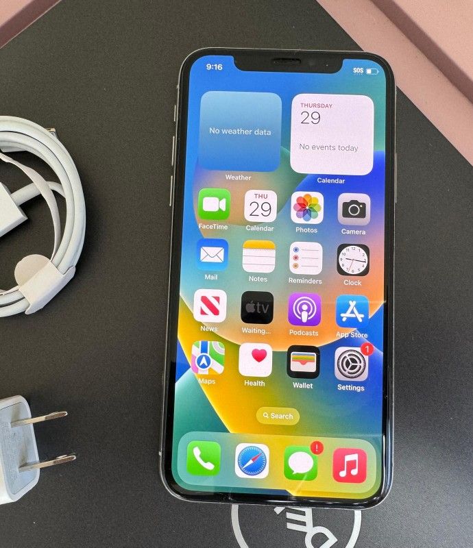iPhone X , Unlocked for all Company Carrier , Excellent Condition Like New