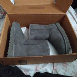 Women UGG Classic Shirt ll Size 7