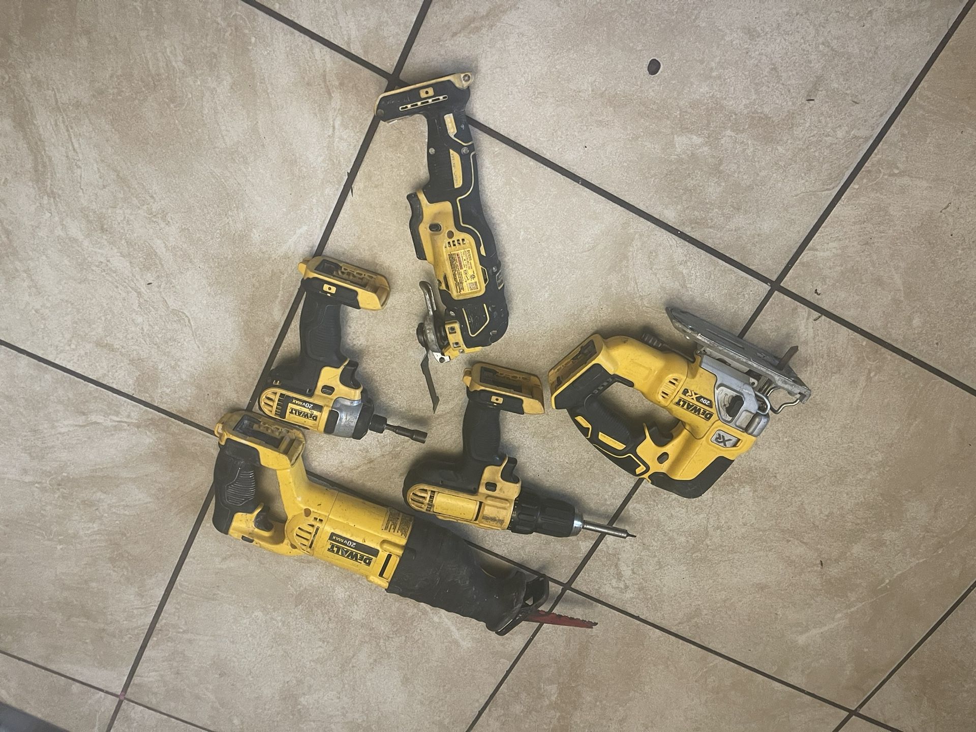 Dewalt 5-tool set,Reciprocating Saw, jigsaw, multi-tool, drill and impact drill Only Tools