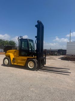 2005 Yale 28,000 lbs capacity forklift