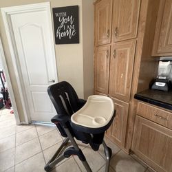 High Chair Graco DuoDinner DLX  6 In 1 High chair