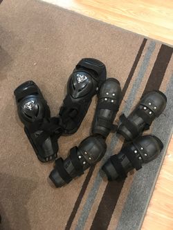 Knee pads