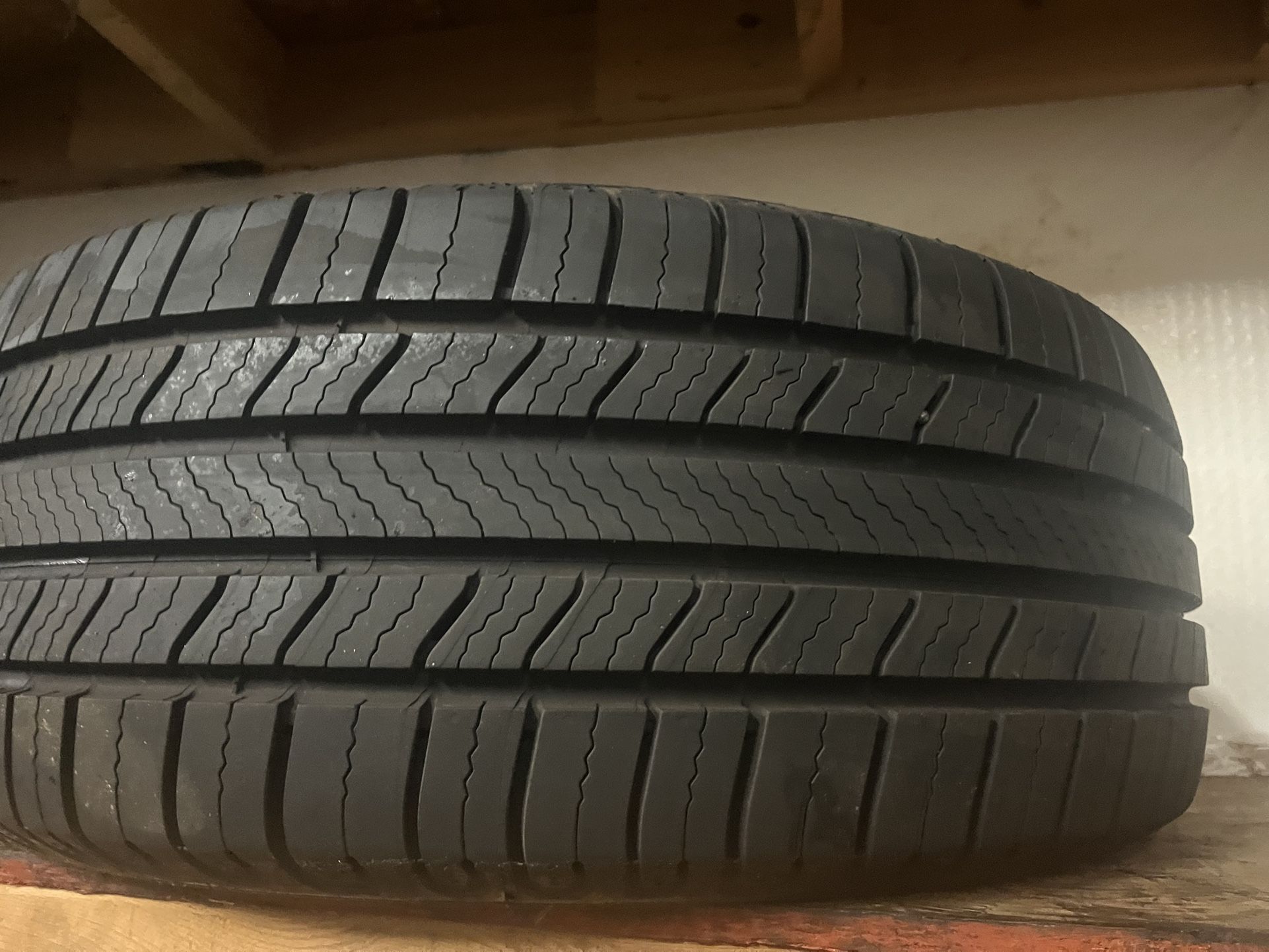 225 50 17 MICHELIN SINGLE TIRE ONLY $50 for the single tire
