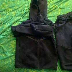 Nike Tech Kid Size XL 