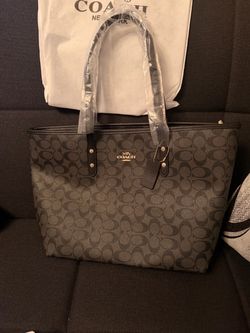 Coach Signature Tote Bag
