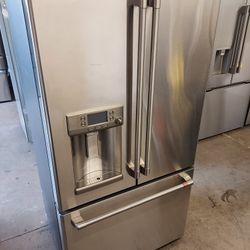 GE Café 22cu.ft Counter-Depth French-Door Refrigerator