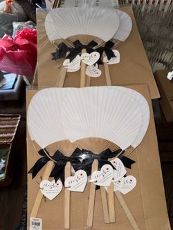 12 fans with tags