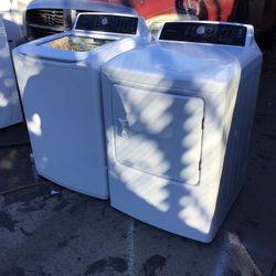 Frigidaire Top Load Washer And Gas Dryer 