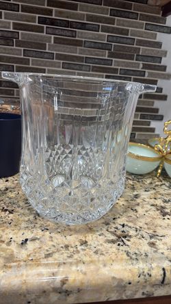 Chrystal Wine Holder