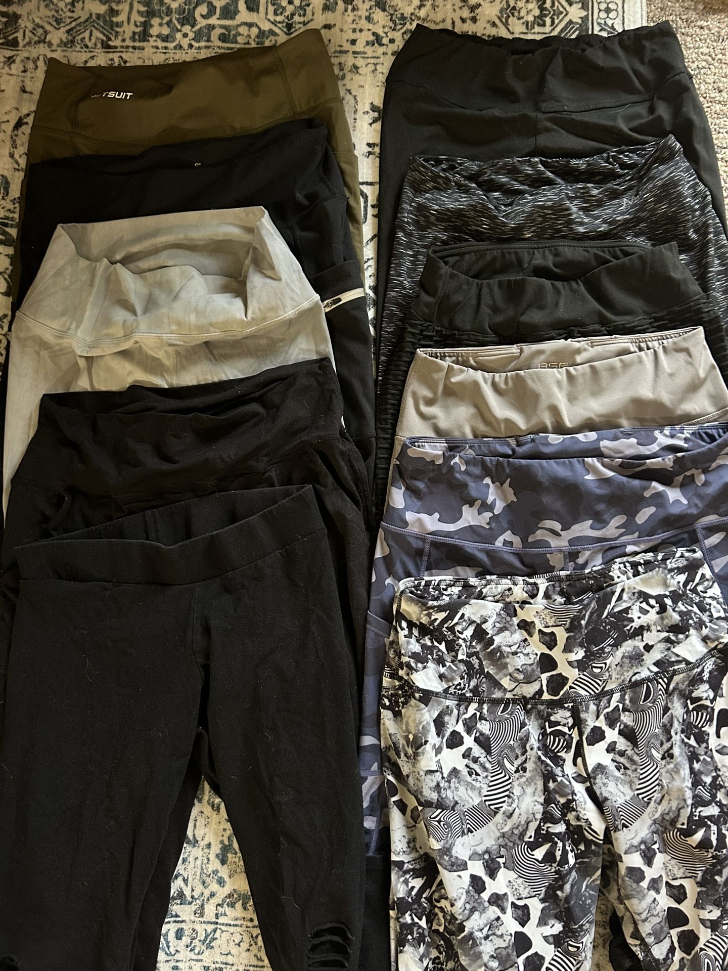 Lot of 11 Leggings – Size XL – Assorted Styles – Good Condition