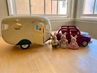 Collectable Sylvanian Families /Calico Critters Family Road Trip Bundle