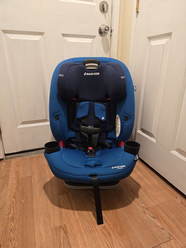 Maxi-Cosi Magellan 5-in-1 Convertible Car Seat