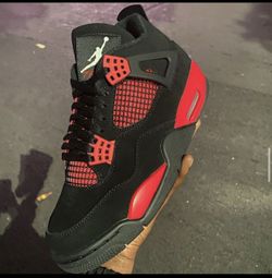 Red Thunder Size 8.5