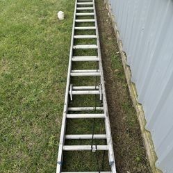 28 Foot Aluminum Extension Ladder 