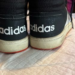 ADIDAS BIG KIDS SIZE 4