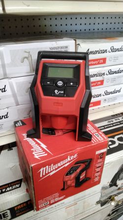 MILWAUKEE M12 COMPACT INFLATOR (TOOL ONLY)