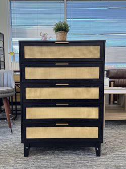 Tall 5-Drawer Rattan Dresser – Stylish Storage Cabinet with Durable Wood Construction. Perfect for Bedroom, Closet, Living Room, Hallway