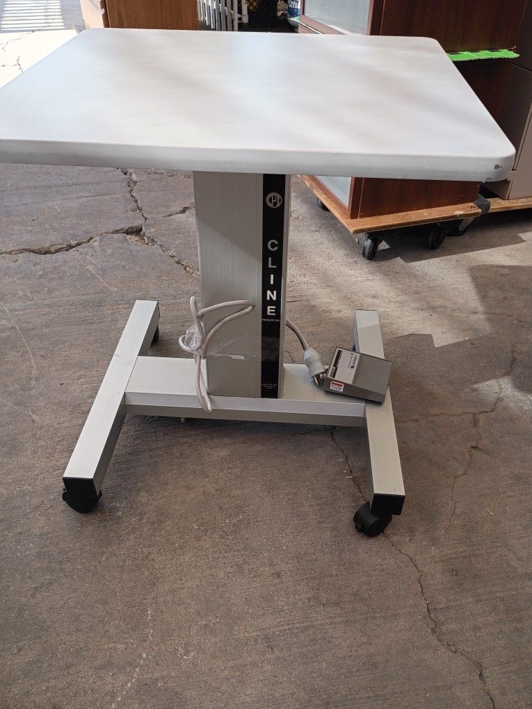 Motorized Table- Mesita Motorizada