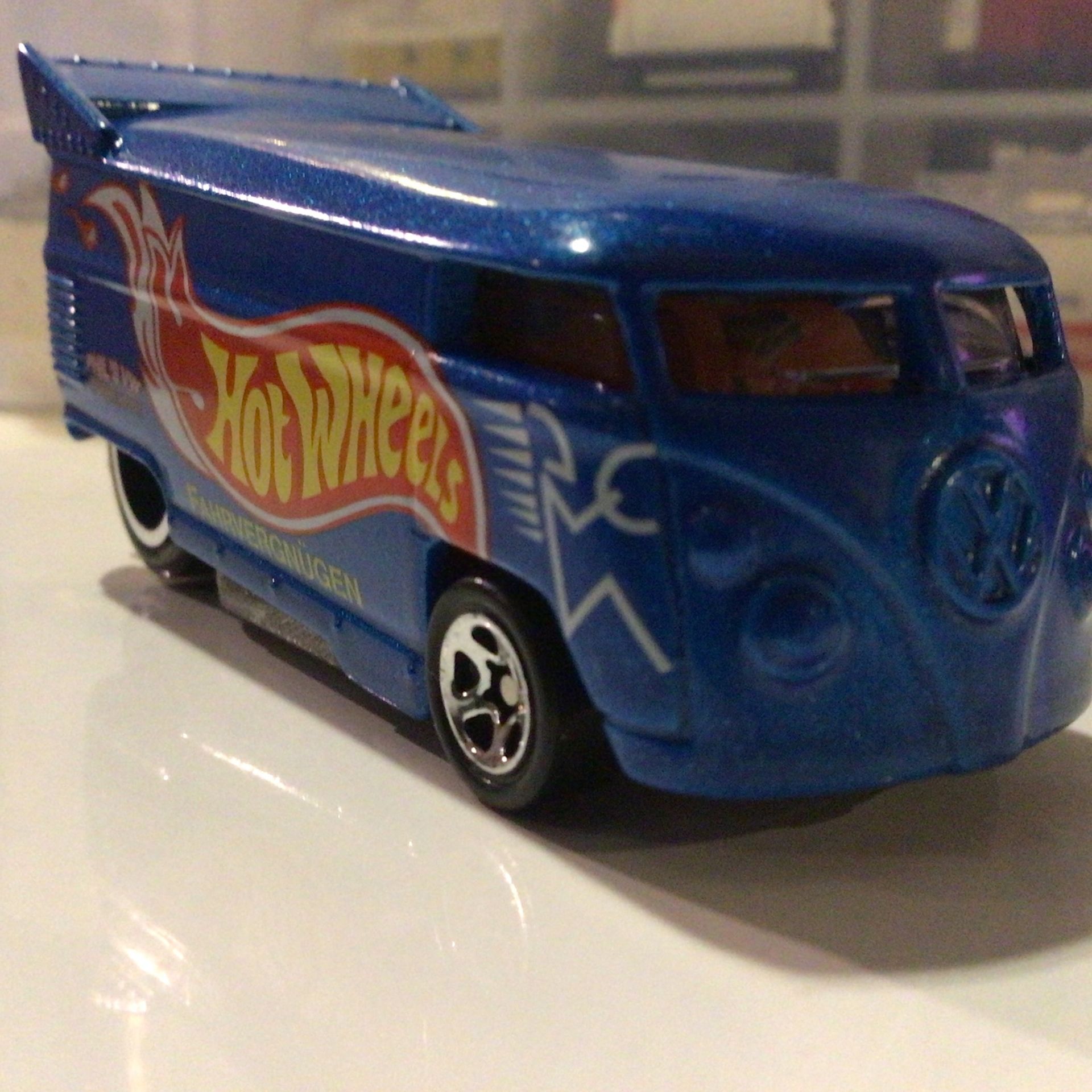 Hot Wheels Blue Angels VW Drug Bus Hot Wheels Blue Angels VW Drag
