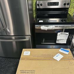 Brand New Ge Stainless Steel Set 