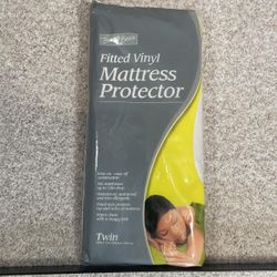 Twin Fitted Vinyl Waterproof Mattress Protector New In Package