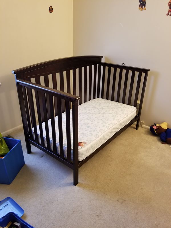 Delta Gateway 4 In 1 Convertible Crib W Mattress For Decatur Delta Gateway 4 In 1 Convertible Crib W Mattress Decatur Il