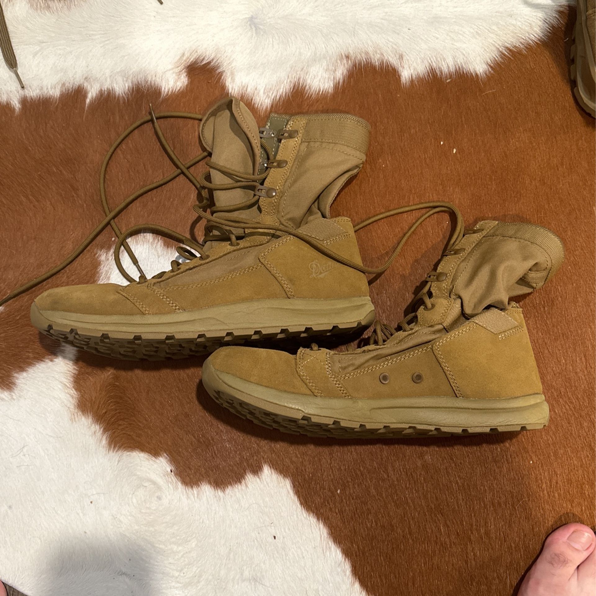 Danner Tachyon size 9.5 wide