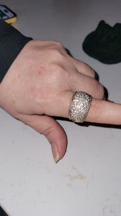 10k Yellow gold/diamond band