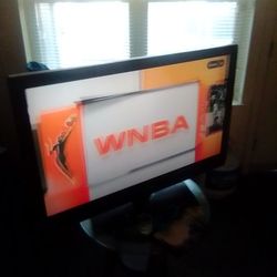 25 Insignia Flat Screen TV