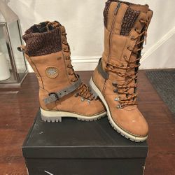 Mid-Tube Martin Boots Women- Stiling & Cozy For Winter Sz 9