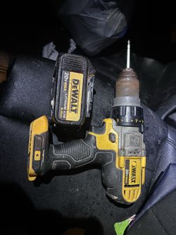 Dewalt drill and 20v lithium 3.AH battery