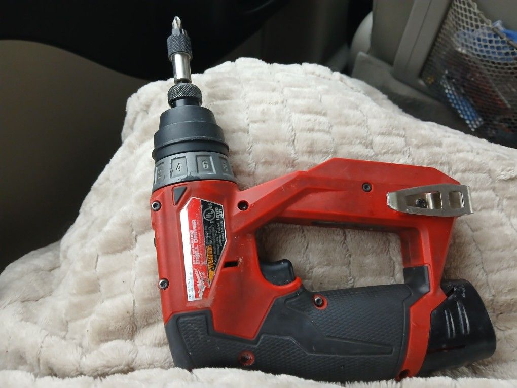Milwaukee-m12 Drill