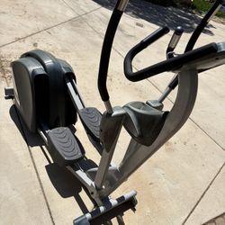 Nautilus Elliptical N2000 