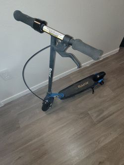 RAZOR BLACK LABEL KIDS SCOOTER