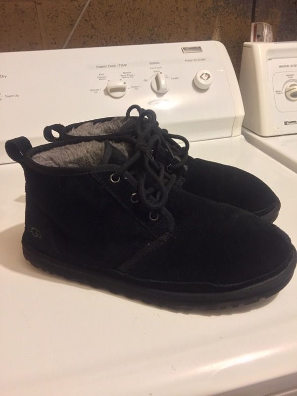 Mens Black Uggs Low send Offers Price is negotiable
